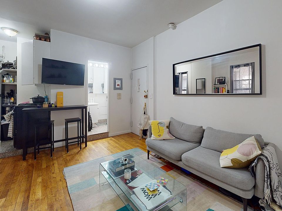 1st image of 165 Mulberry St APT 6