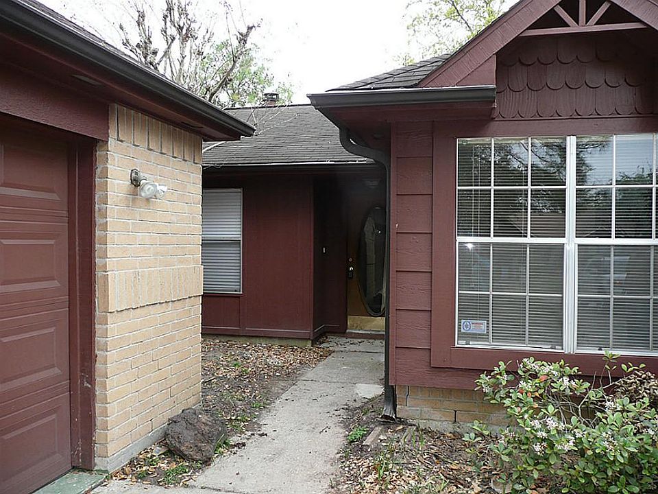 1st image of 2797 Pinewood Dr