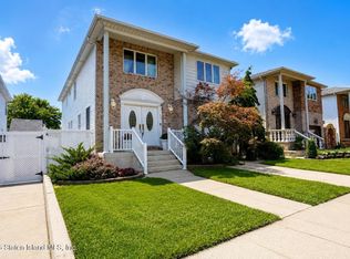14 Barrow Pl, Staten Island, NY 10309