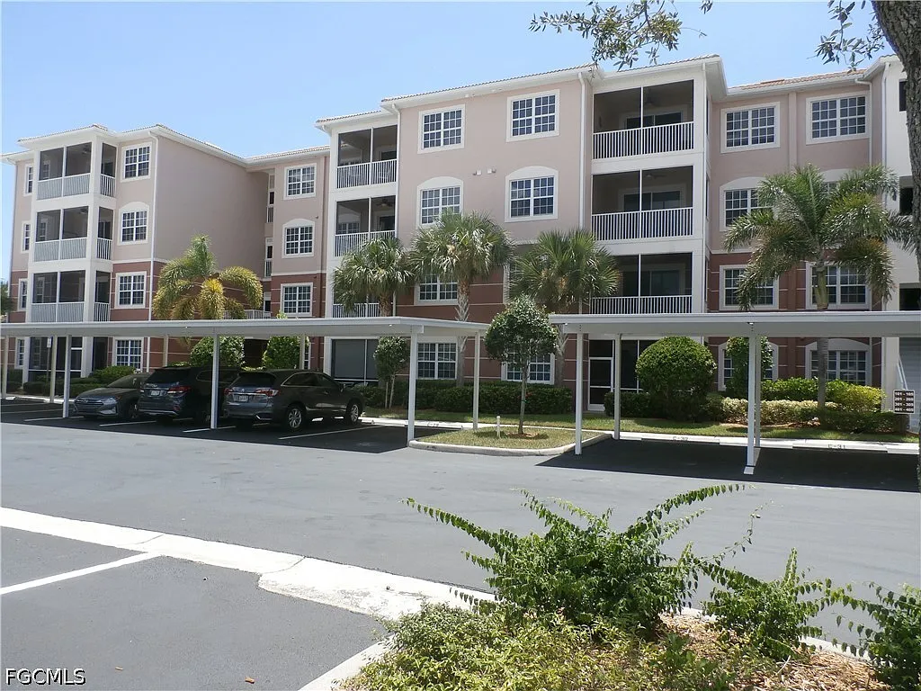 3 bed, 2.0 bath, 1305 sqft, $4,500 — Photo 2