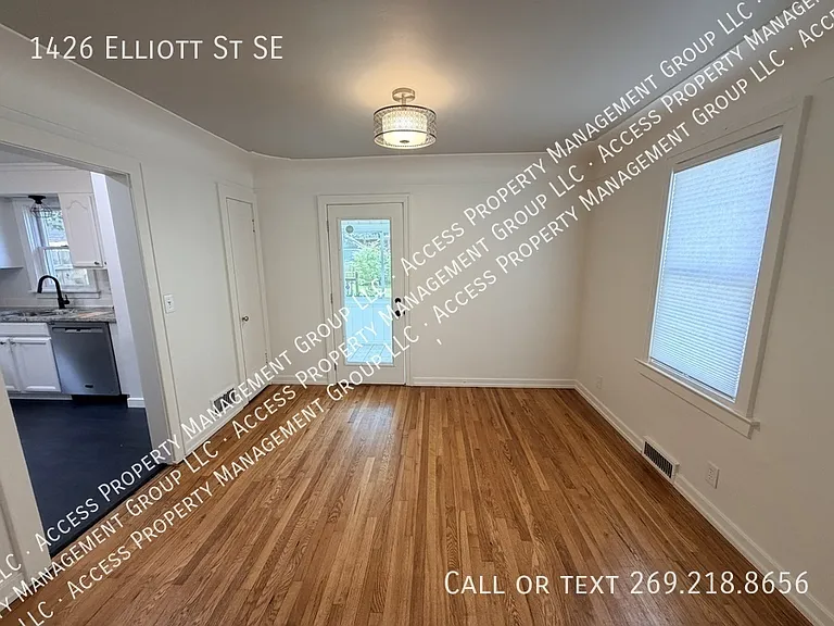 1426 Elliott St SE — Photo 5