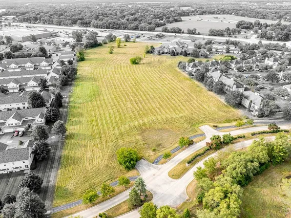 Bluestem Rd, Roscoe, IL 61073