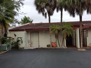 15321 Loch Isle Dr W, Miami Lakes, FL 33014