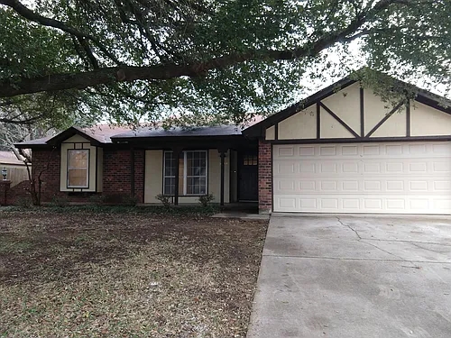 6184 Blue Spruce Cir Photo 1