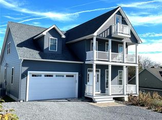 17 Moonlight Dr, Westerly, RI 02891