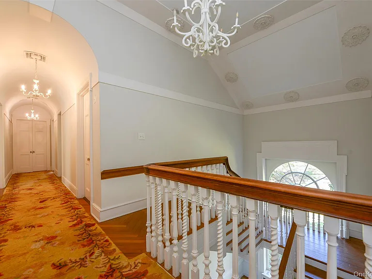 1 Pond Rd — Photo 22