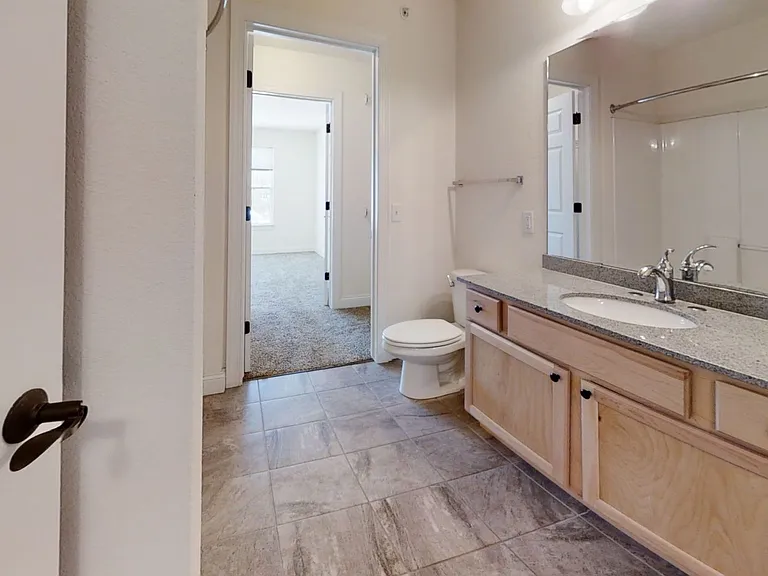 Delafield Woods Apartments — Photo 40