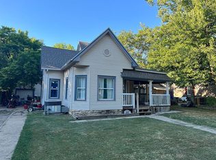 1226 E 8th Ave, Winfield, KS 67156