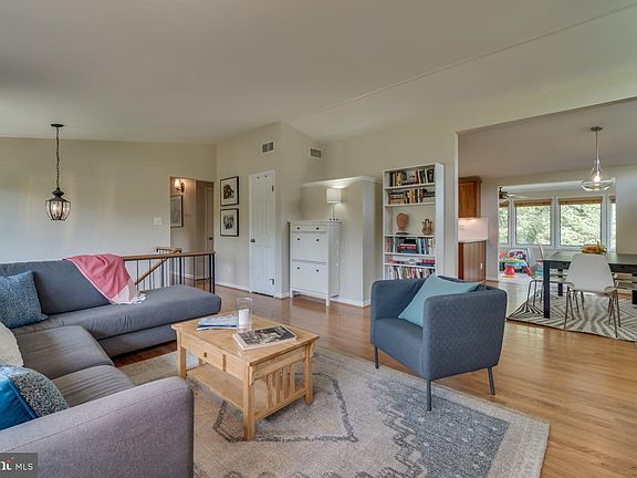 2nd image of 4023 Honey Ln