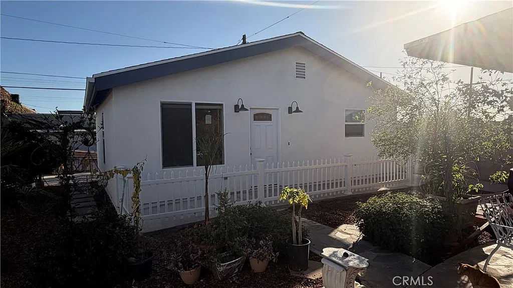 2 bed, 1087 sqft, $2,500 — Photo 1
