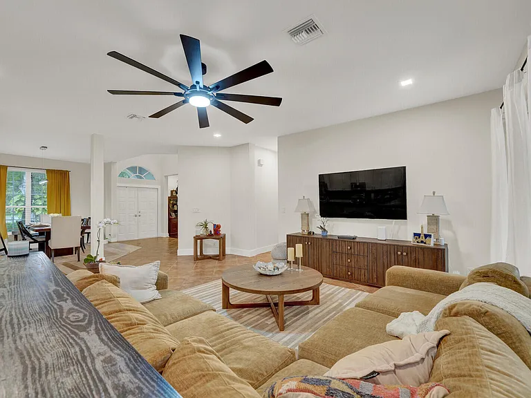1225 Egret Cir S — Photo 10