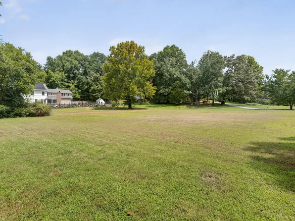 215 S Cameron St #B, Hillsborough, NC 27278