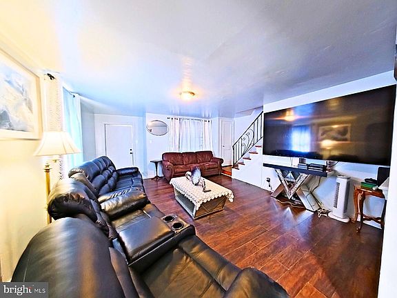 4th image of 345 Copley Rd