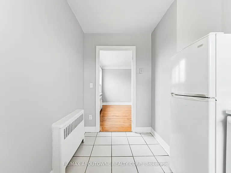 1037 Churchill Ave E #7 — Photo 16