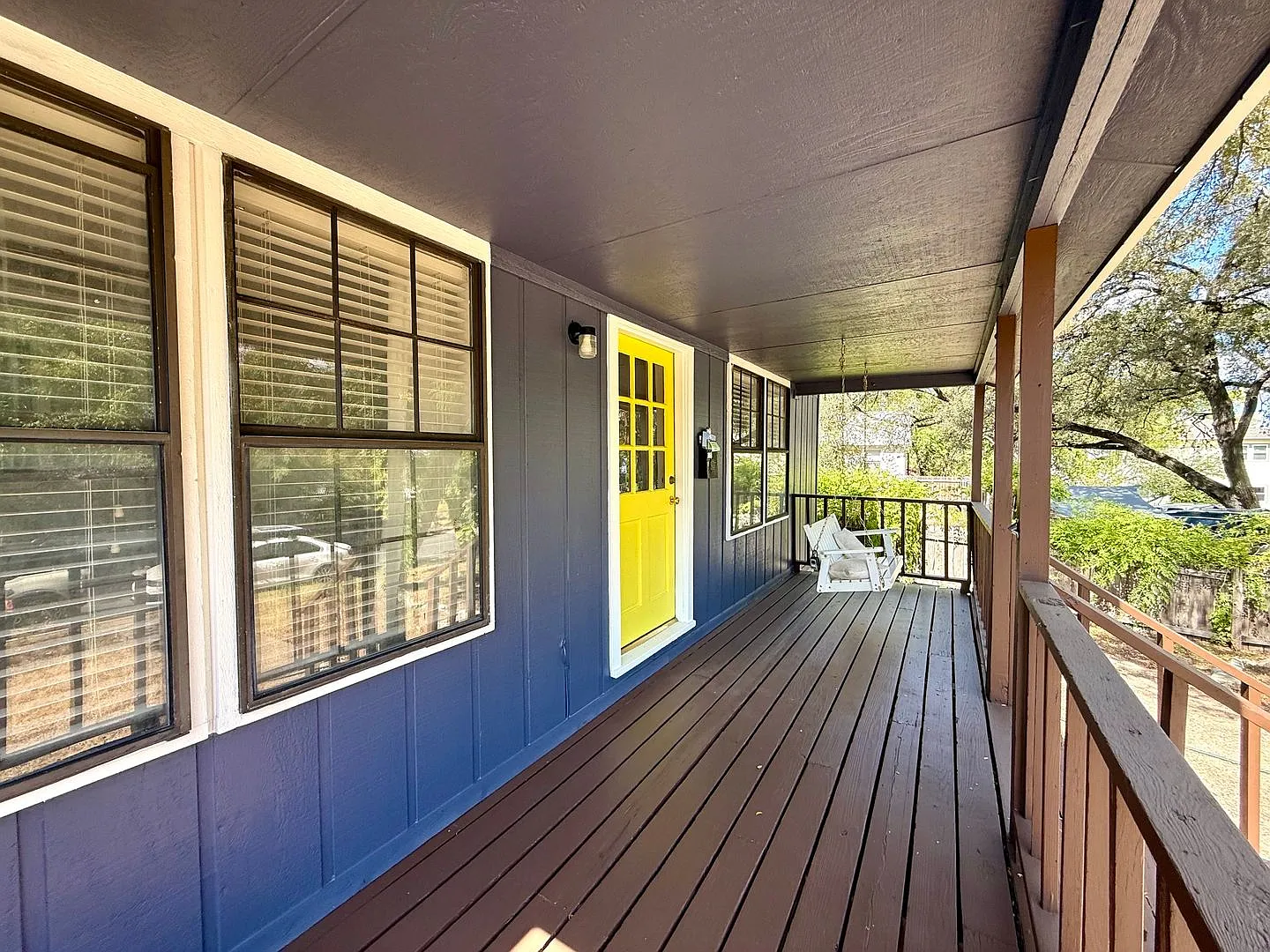 4/3 Home in Clarksville! Incredible location! Available for mid-July! — Photo 2