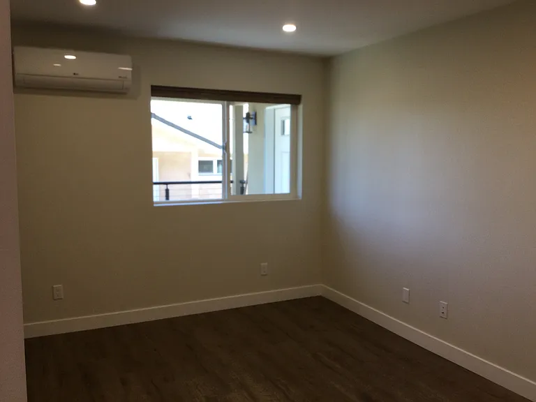 4572 Sargent Ave — Photo 8