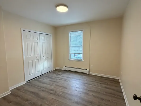 160 Pilgrim Ave #1, Worcester, MA 01604