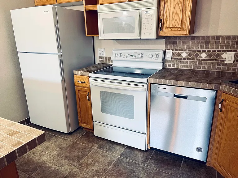 1091 Tower Butte Rd #91 — Photo 3