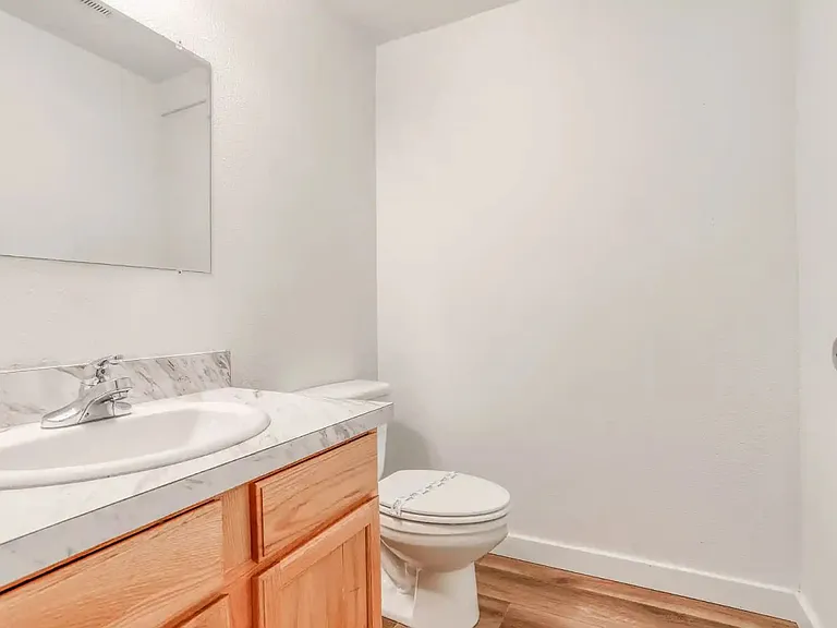 Roberts Court Townhomes — Photo 12