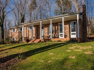 3890 S Lakeview Dr, Pfafftown, NC 27040