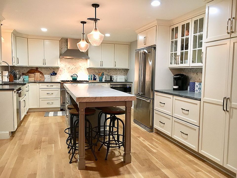 2nd image of 50 Winter St