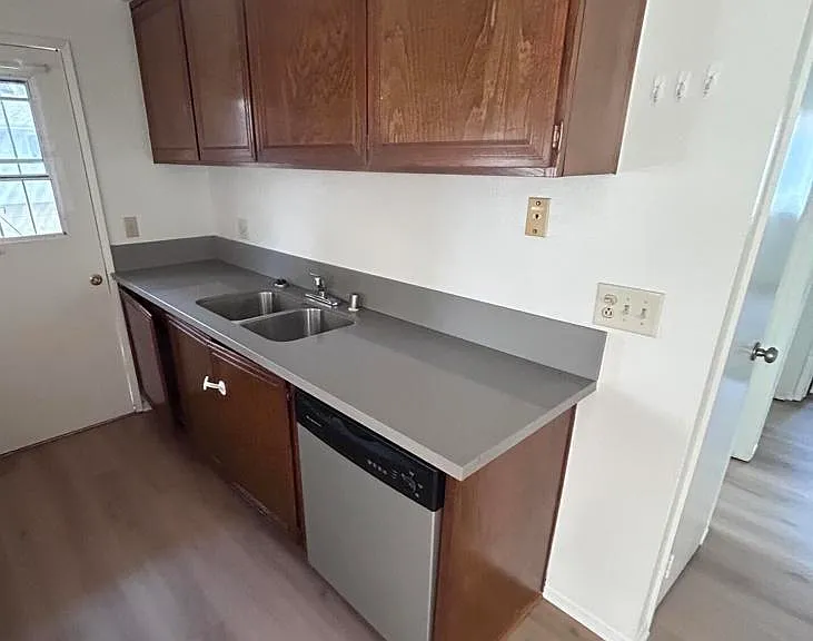 2636 Tiller Ave — Photo 2