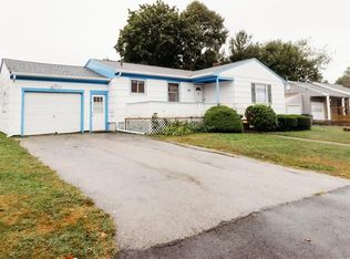 65 Brackett Ave, Tiverton, RI 02878