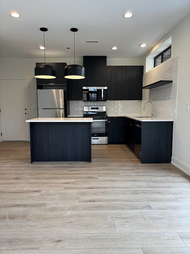 4007 N Kolmar Ave — Photo 1