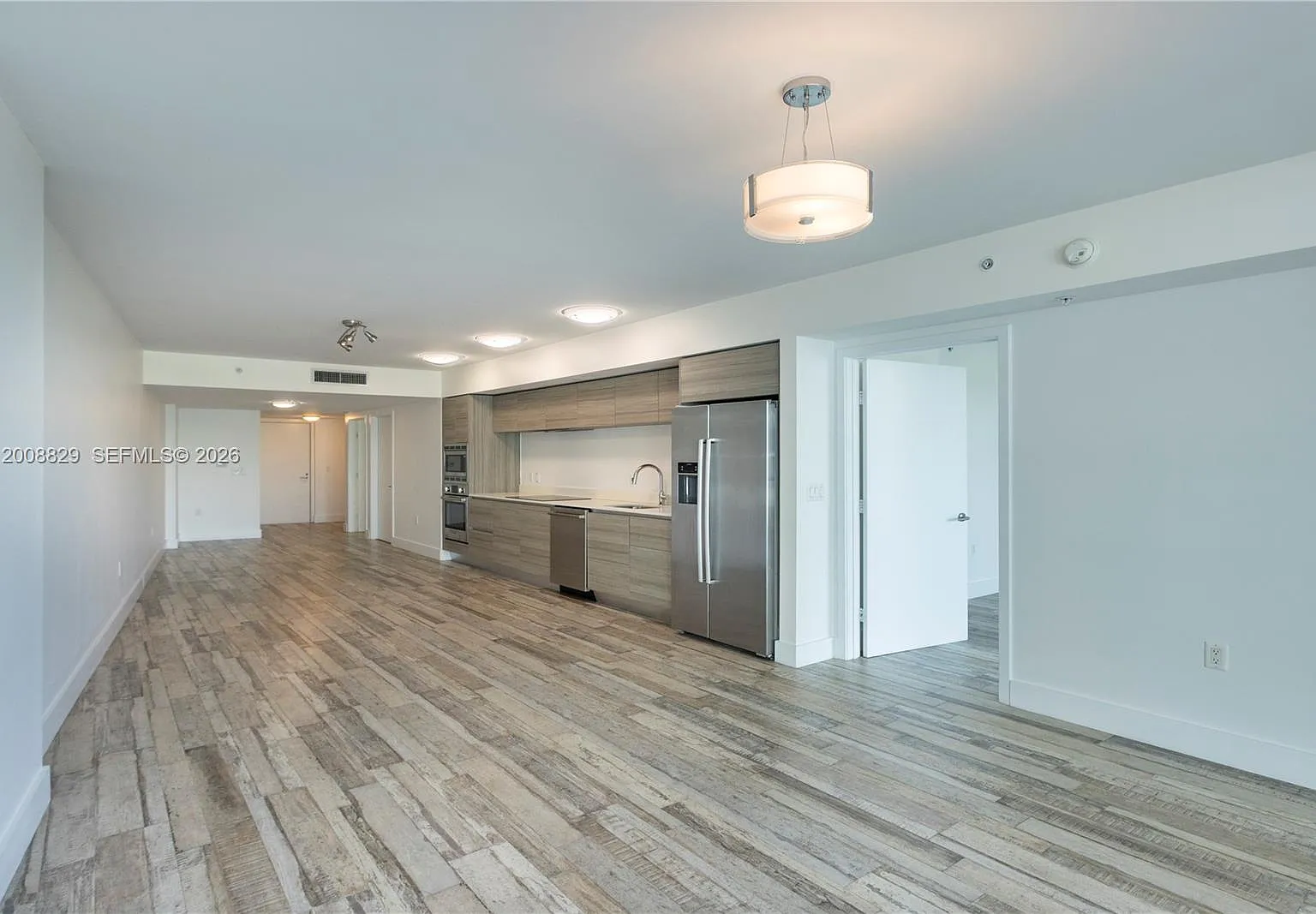 2 bed, $4,400 — Photo 2