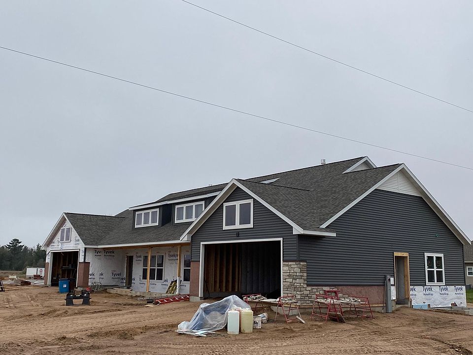 2nd image of 3995 Cumberland Dr #3995