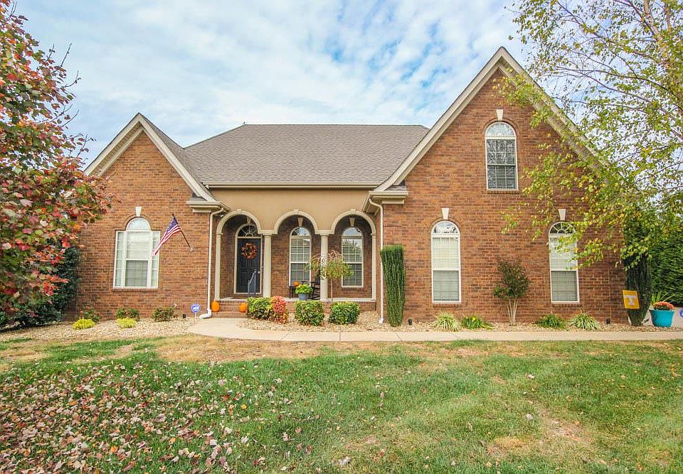 1st image of 824 Furman Dr