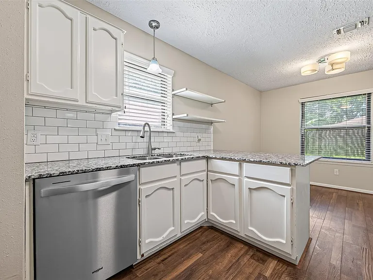 5346 King Richard Dr — Photo 9
