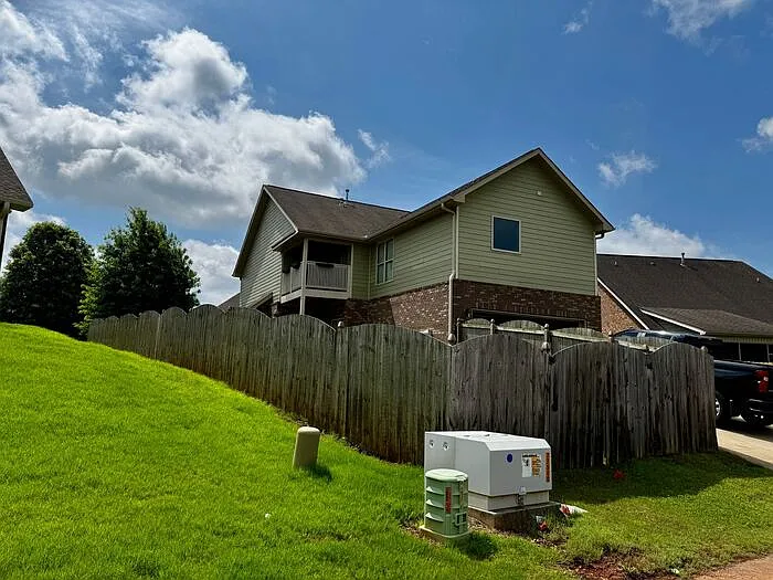 7605 Ashor Dr NW — Photo 2