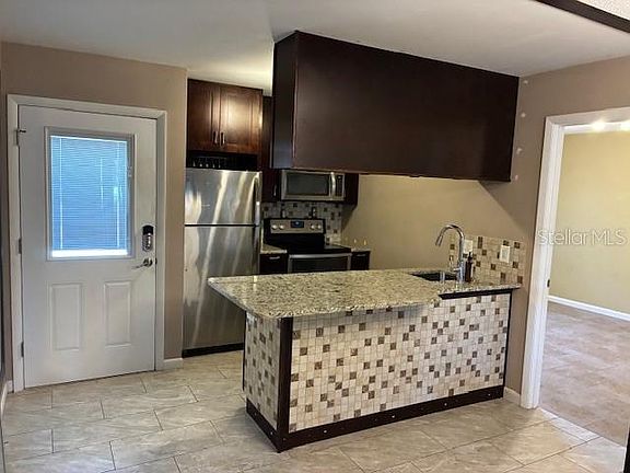 2nd image of 3806 N OAK DRIVE #V21