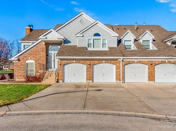 2516 Live Oak Ln #2516, Buffalo Grove, IL 60089