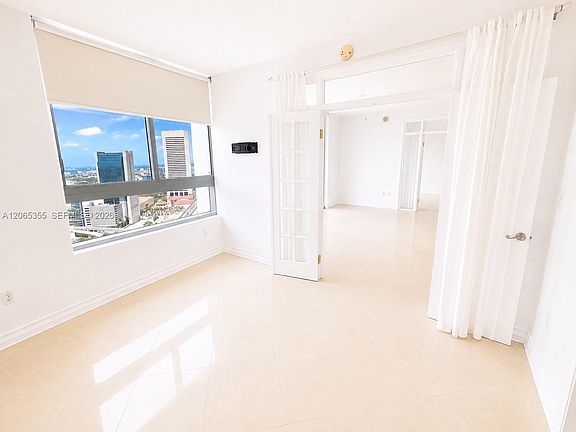 5th image of 90 SW 3rd St APT 3106