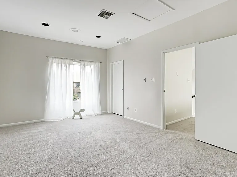 5300 Mercer St #9 — Photo 19