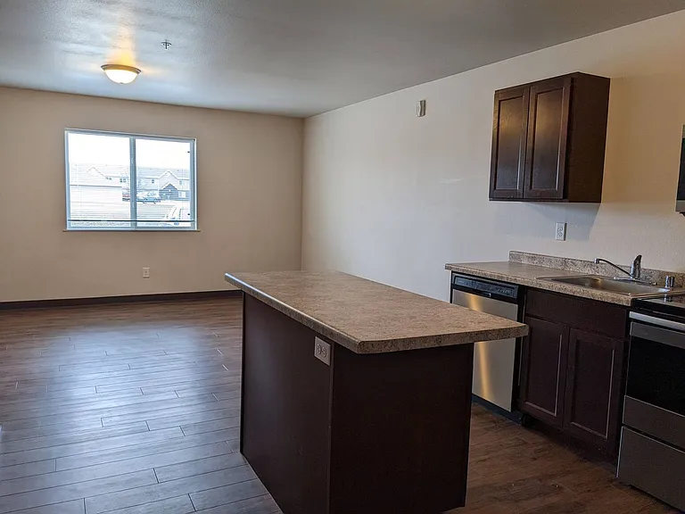 Park West apartments — Photo 17