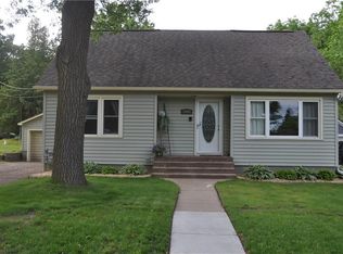 2808 S Slope Ter, Eau Claire, WI 54703