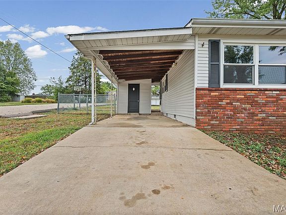 5th image of 1002 Terrace Dr