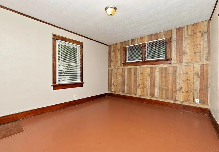 147 W Hudson Ave — Photo 6