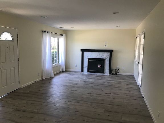 3rd image of 465 S Fair Oaks Ave