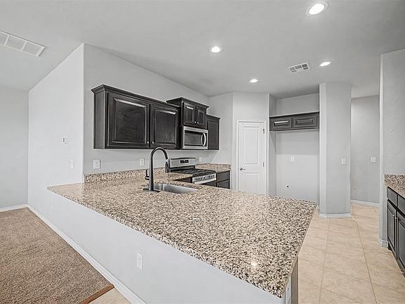 5th image of 11220 SW 36th St