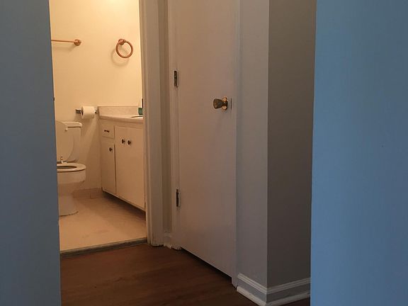 5th image of 210 Henderson St #A
