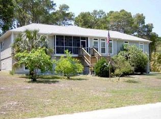 16760 Sandra St, Cedar Key, FL 32625