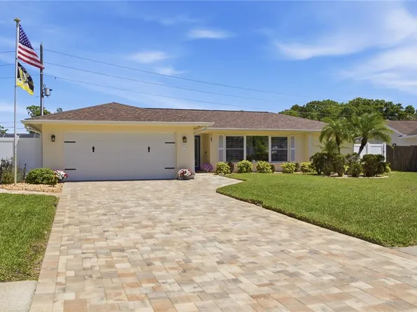 2990 Meadow Oak Dr N, Clearwater, FL 33761