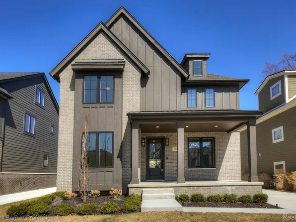 2663 Dorchester Rd, Birmingham, MI 48009