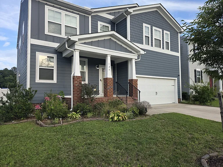 125 Meadows Landing Ln — Photo 1