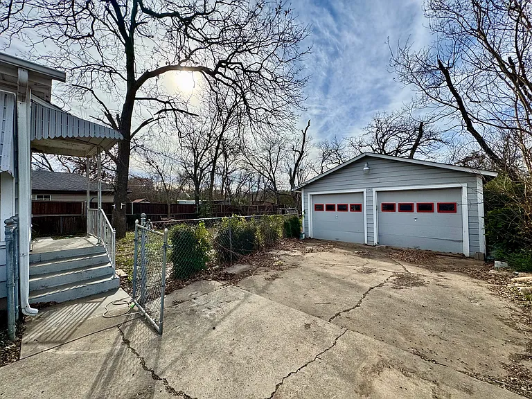 2204 Tierney Rd — Photo 11