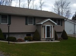 Prospect St, Waymart, PA 18472